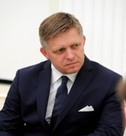 Slovenský premiér Fico by již dnes mohl podat demisi