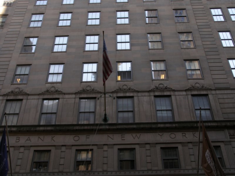 ECB nechává politiku beze změny, prozatím vyčkává a připravuje se