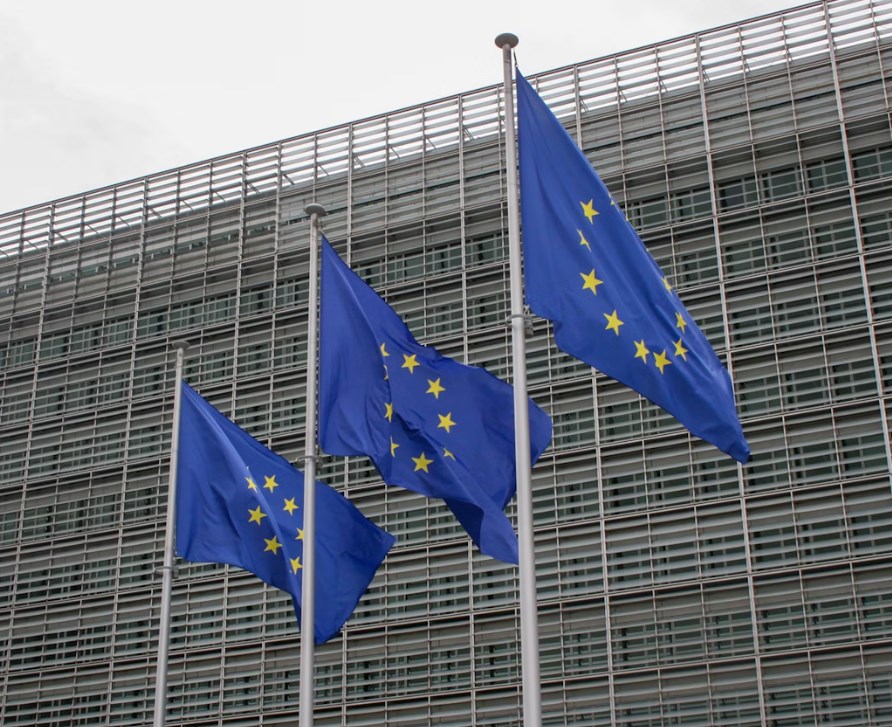 EU chystá novou obchodní dohodu s USA. Chce zafixovat 15% cla a vyřešit sporné bariéry