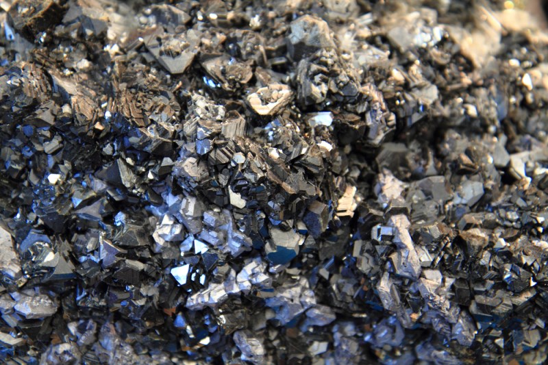 Nikl v ohrožení: Regule z Manily mohou ohrozit globální dodávky