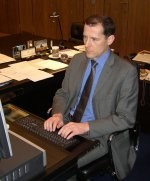 Tůma: Nedisciplinovaný růst mandatorních výdajů ohrožuje plán přijetí eura