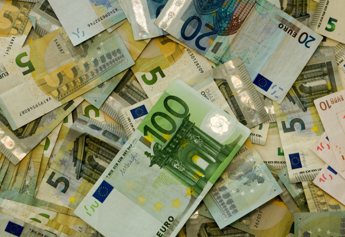 Inflace v eurozóně je nejvýše od zavedení eura. V březnu vystoupala na 7,5 procent