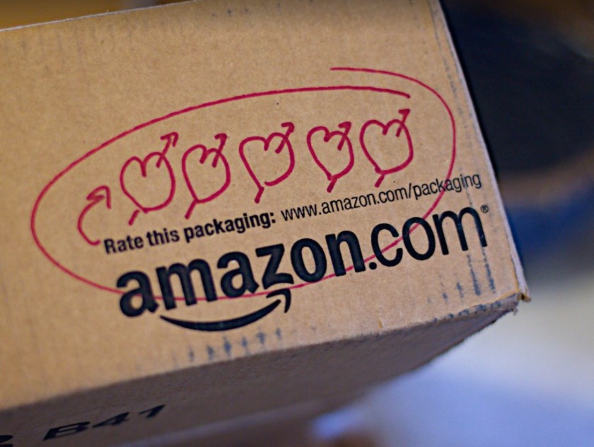 Růst tržeb Amazonu zpomalil, investory zklamal i výhled