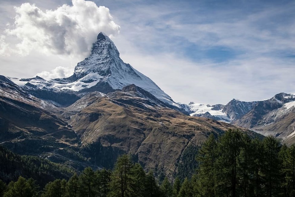 Akcie podpořil možný vrchol americké spotřebitelské inflace, ropa otočila dolů