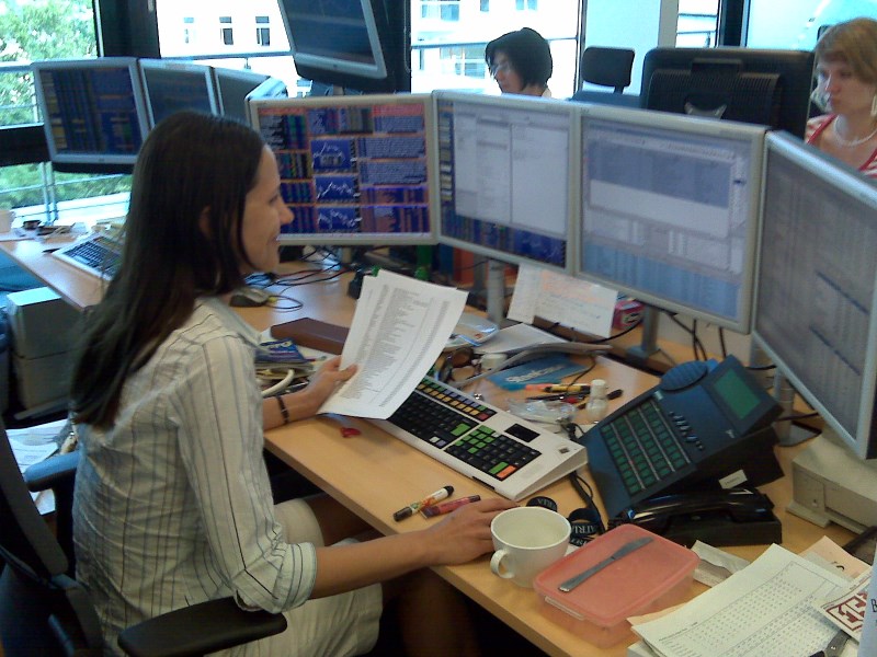 Pozitivní páteční obchodování prospívá bankám