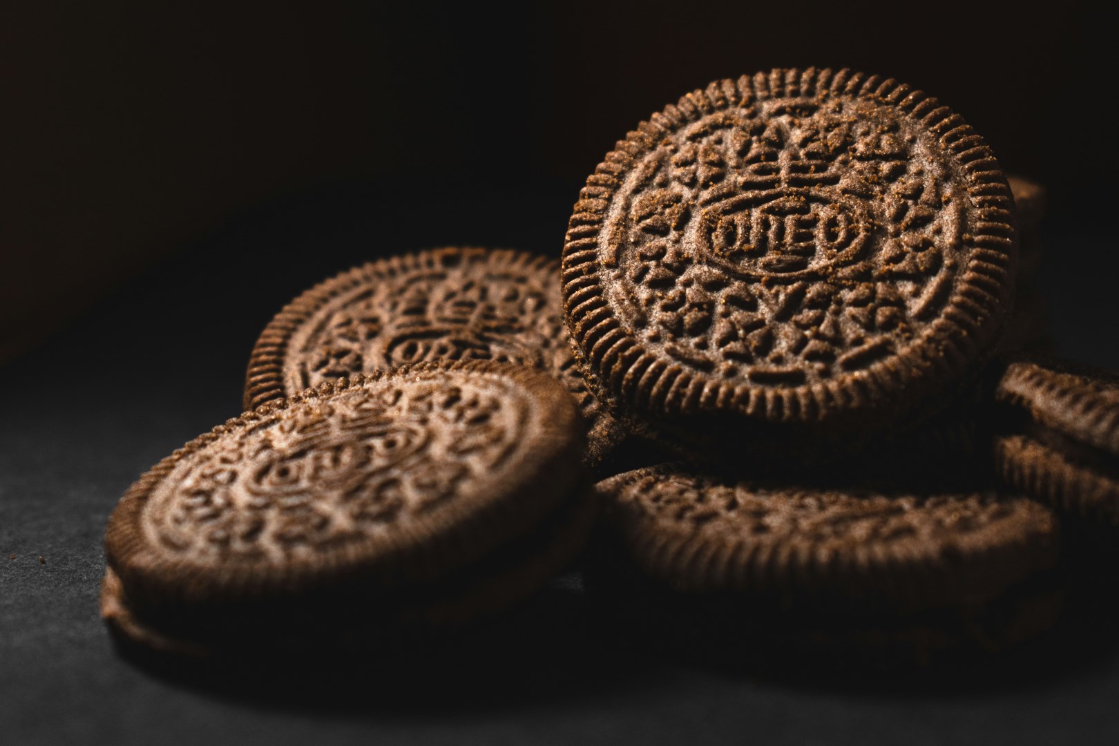 L'Oréal, Nestlé či Mondelez. AI zrychluje vývoj šamponů či sušenek