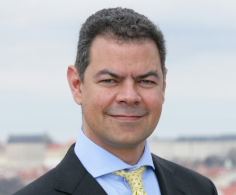 Gordon (PM ČR): Dividendy budeme vyplácet u 100 % čistého zisku; nelegální obchod roste