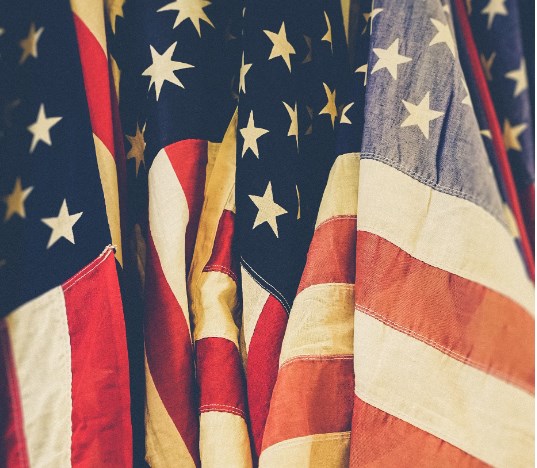 Citi: Expozice na americké akcie dosáhla úrovní, které předcházejí 10% propadu