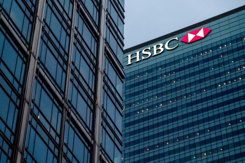 Zisk banky HSBC se loni více než zdvojnásobil