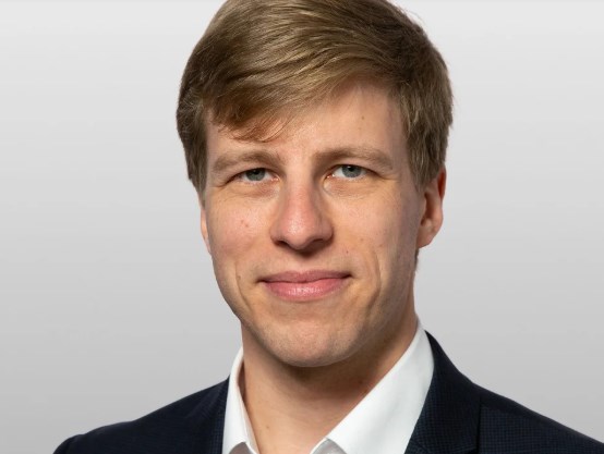 AI ano, ale ne jako jádro portfolia. Erhard Radatz z Invesca o technologiích, válce v Íránu, energetice i návratu zájmu o Čínu