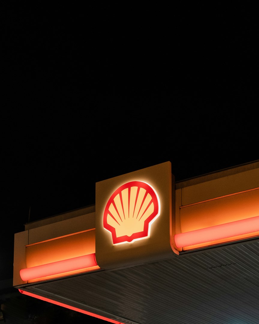 Shell zaznamenal nejslabší čtvrtletní zisk za pět let, zpětné odkupy akcií ale nesnížil
