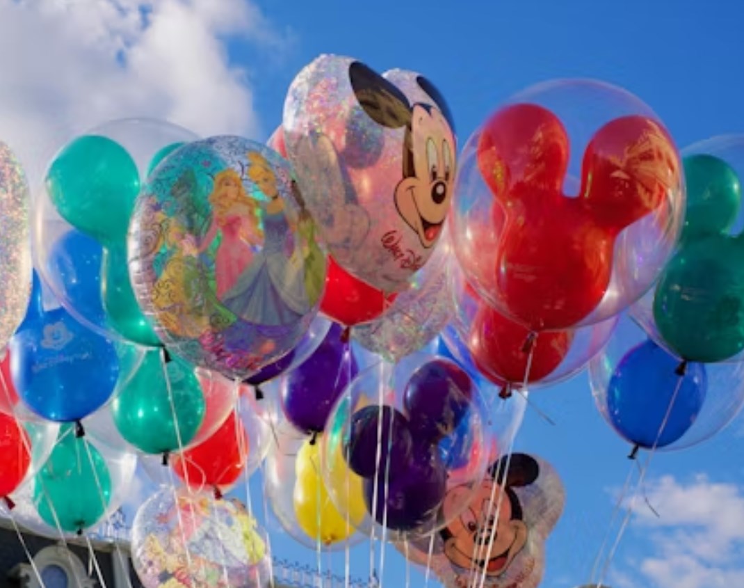 Disney zklamal na tržbách a varuje před nižším ziskem v prvním kvartálu. Akcie odepisují 8 %