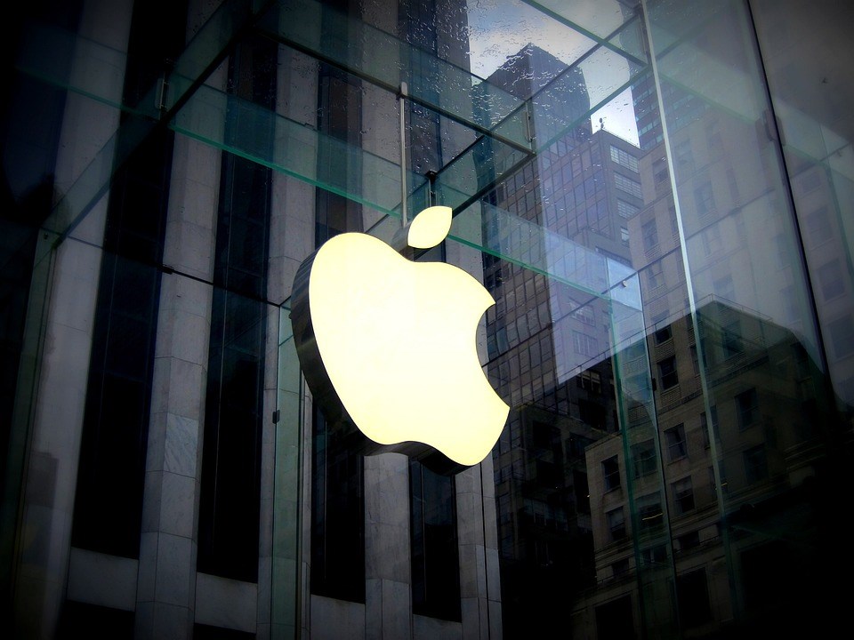 Apple po soudním rozhodnutí loni v Irsku zaplatil na daních 17 miliard USD