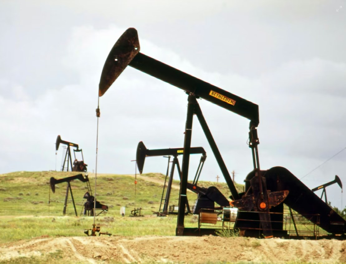 Man Group uvažuje o recesi vyvolané cenami ropy, podle Tradition Dubai trhy pracují se scénářem stagflace