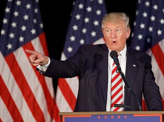 Trump kritizoval měnovou politiku Číny a EU