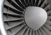 Výrobce motorů Rolls-Royce má kvůli pandemii hlubokou ztrátu