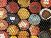 IEA: Ropný trh přes dohodu OPEC+ zůstane nadzásoben