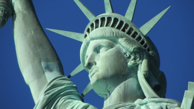 Yellenová čeká vyšší inflaci až do konce roku, Biden představí rozpočet s rekordními výdaji