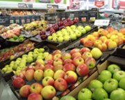 Američané méně navštěvují supermarkety a autosalony - maloobchod překvapil slabým růstem