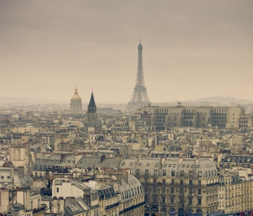 Citi zvyšuje cílovou cenu na Erste, politická nejistota ve Francii ohrožuje dluhopisový trh a futures jsou v červeném