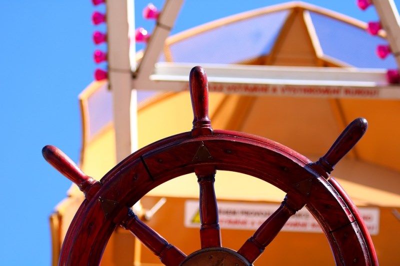 Rozbřesk: Fed (po)otáčí kormidlo, ostatní se přidávají