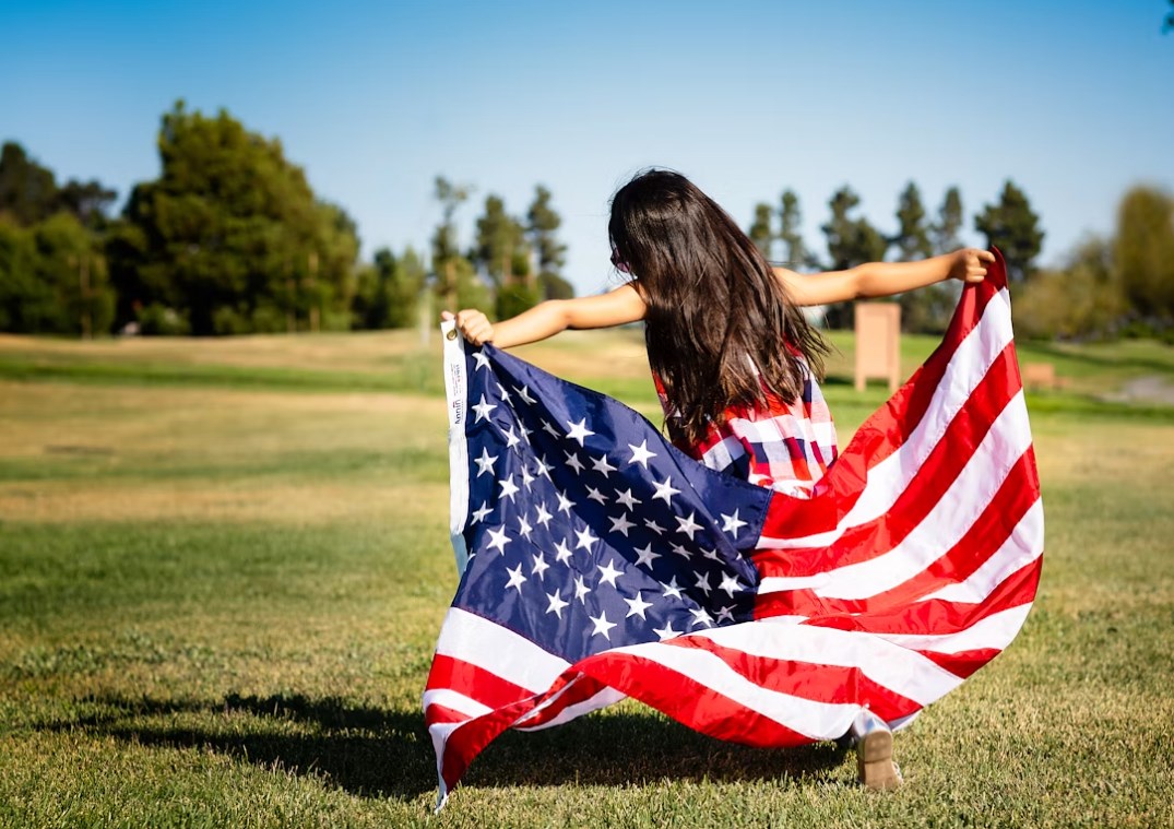 Pátek bez Ameriky přináší zklidnění, akcie převážně zelené