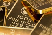 Zlato je nejdražší od roku 2011, cena překonala 1800 USD