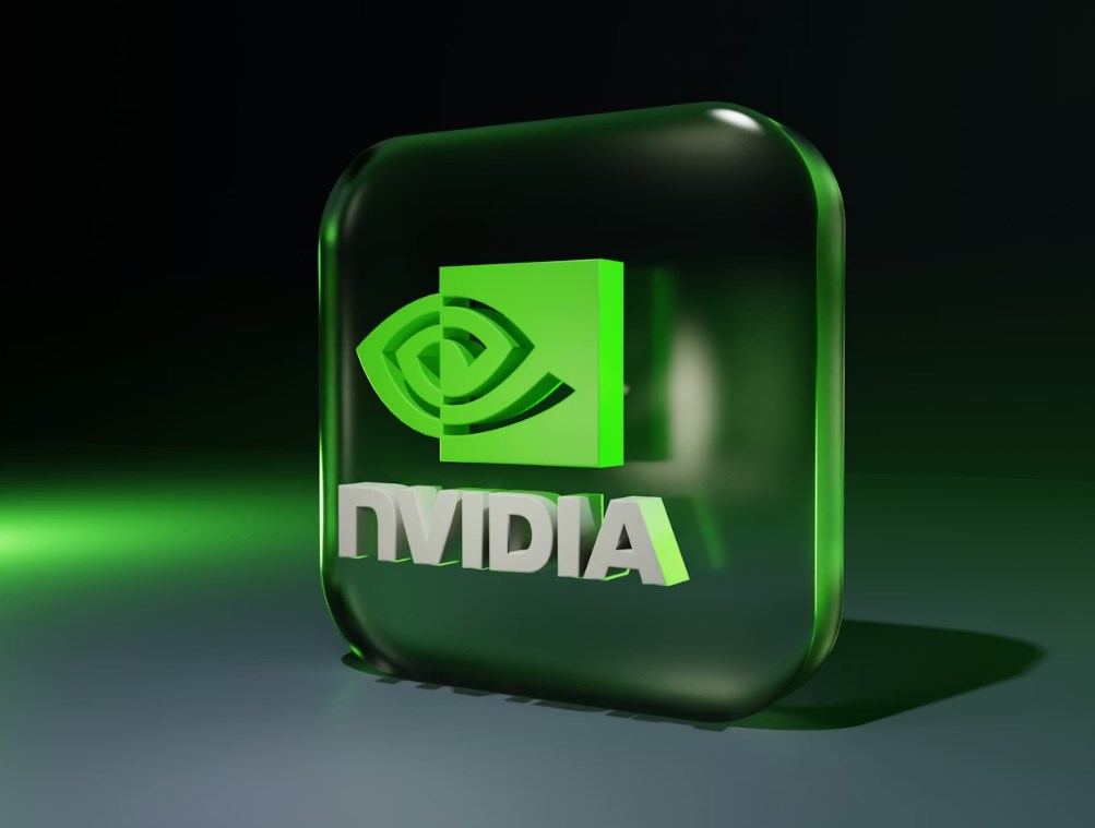 Výdaje do AI letí nahoru, ale akcie Nvidie stojí. Investoři čekají na výsledky