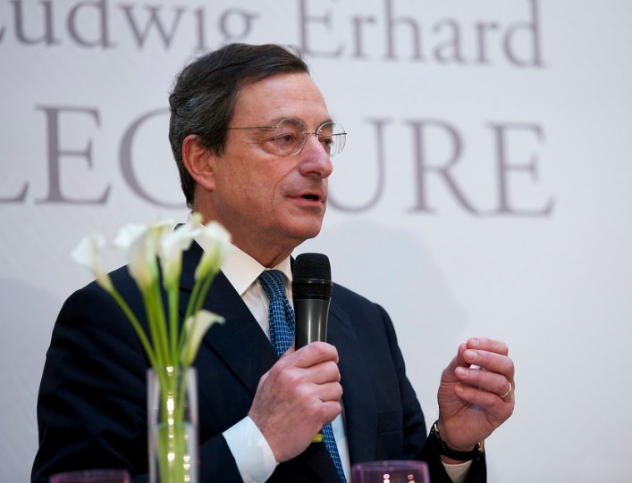 ECB nic zásadního nemění, slabší čísla zatím nepřeceňuje...