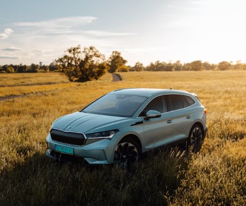 Volkswagen propadl do ztráty, brzdí ho cla, chybějící čipy i nezájem o elektromobily. Škoda Auto se naopak leskne