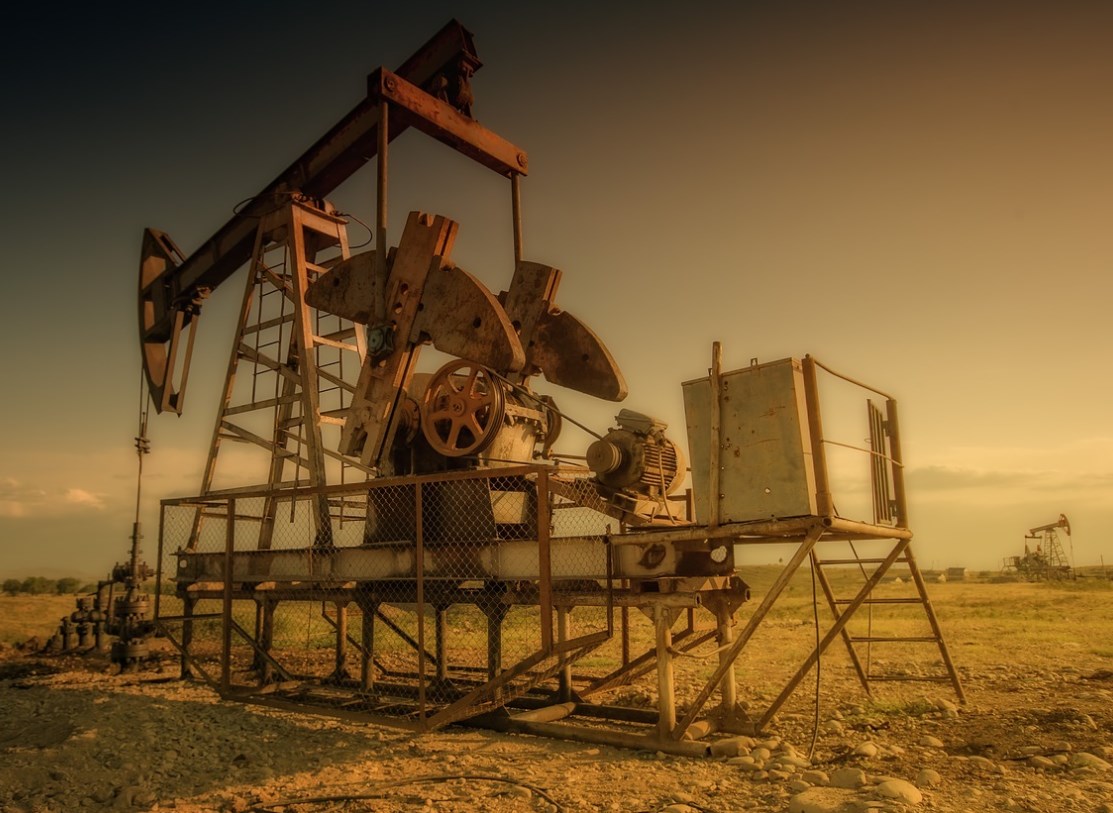 Dluhopisy setřásají denní ztráty, trhům pomáhá padající ropa