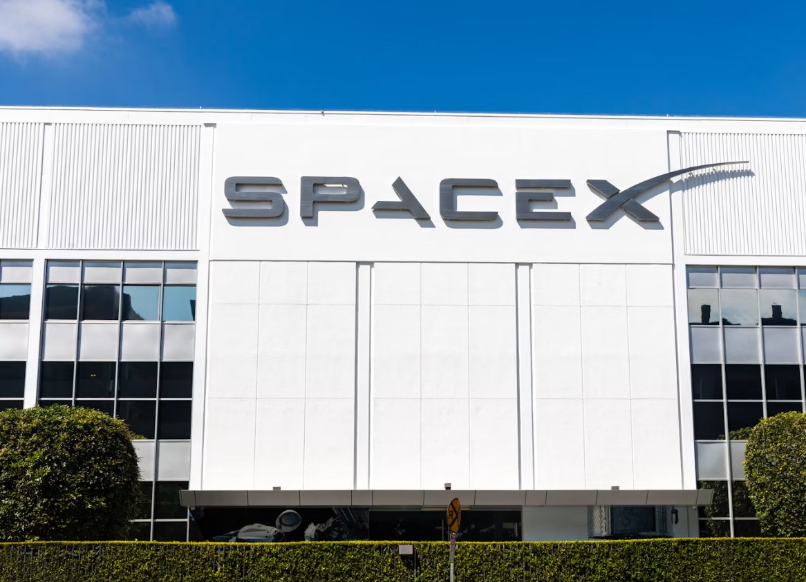 SpaceX míří do Nasdaq 100. Pasivní fondy mohou do tohoto titulu poslat miliardy dolarů