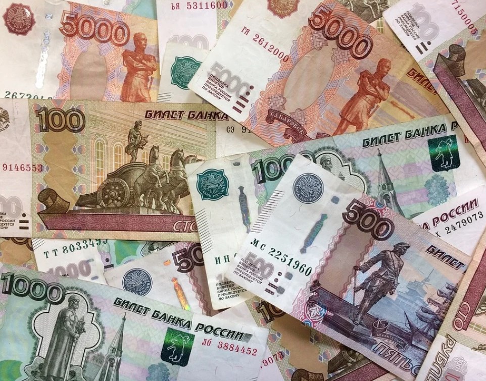 Rozbřesk: Rusko chce za plyn rubly. Jak zareaguje Evropa?