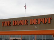 Summary: Hurikány ničily majetky Američanů, ti ho tak obnovovali i u Home Depotu