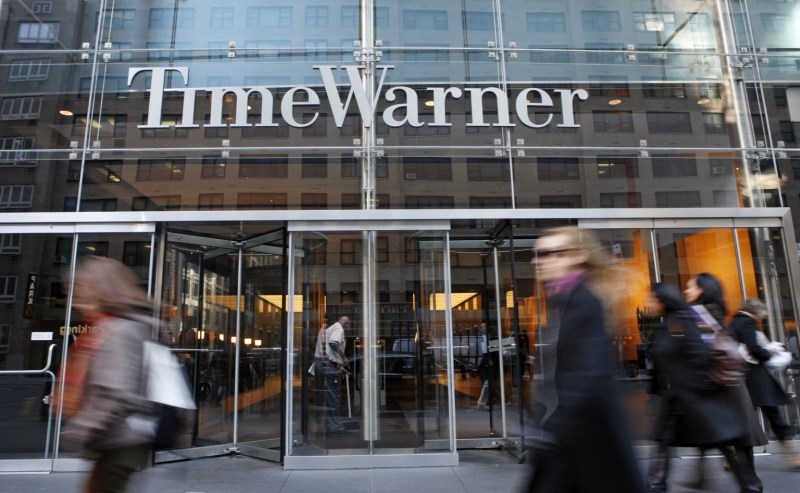 21st Century Fox udělala nabídku za převzetí pro Time Warner; cena za jednu akcii 85 USD; Time Warner odmítl