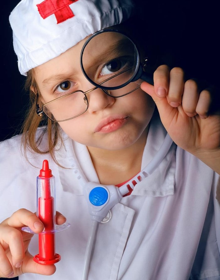 CETV končí na burze, u nás začínají další opatření proti Covid-19 a testování vakcíny J&J opět přerušeno