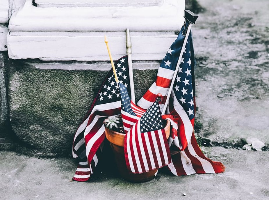 Amerika začne týden nervózně, v Evropě předzvěstí propad Credit Suisse