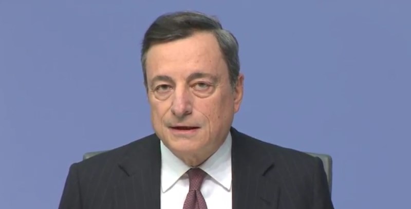 ECB drží vytyčený směr, vidí ale svět “růžověji”