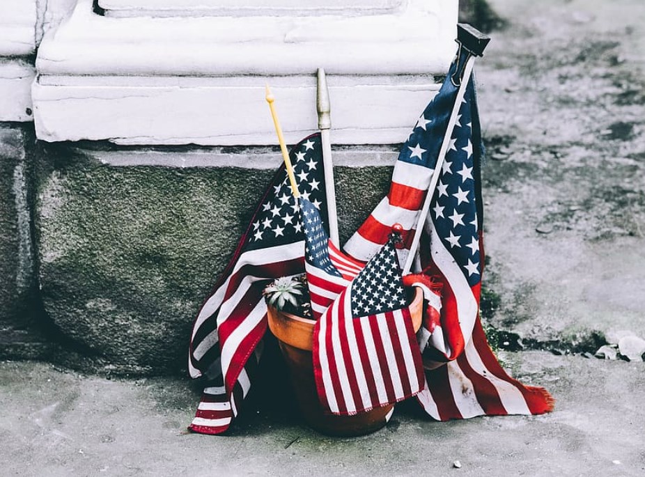 Ekonomika USA rostla koncem roku mírně rychleji, než se čekalo