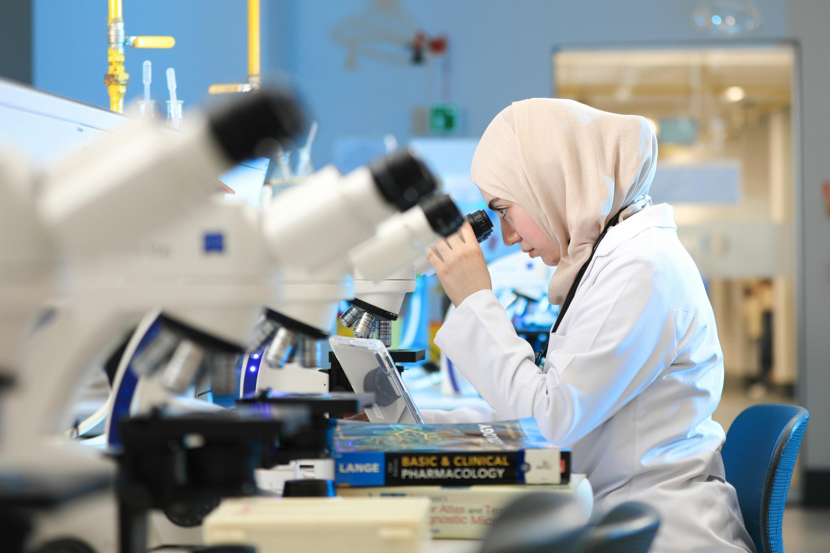 Novo Nordisk spojuje síly s OpenAI. Doufá v urychlení vývoje nových léků