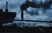 Provozní zisk ocelárny ArcelorMittal se snížil o třetinu