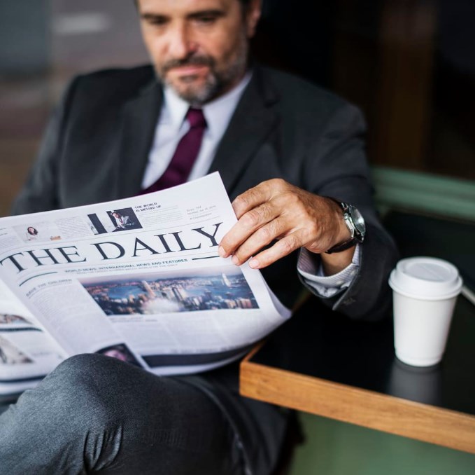 Premiér Andrej Babiš figuruje v kauze Pandora Papers, v aukci o supermarket Morrison vyhrává CD&R a futures jsou v úvodu týdne smíšené