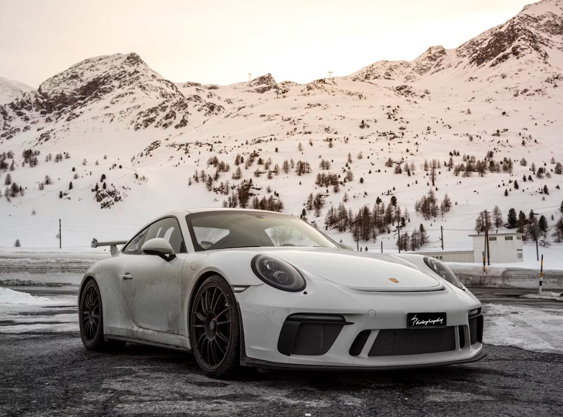 Porsche mění kurz. Chce prodávat méně aut, ale za vyšší ceny