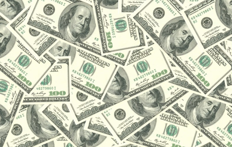 Rozbřesk: Dolar slábne v obavách z Trumpova protekcionismu