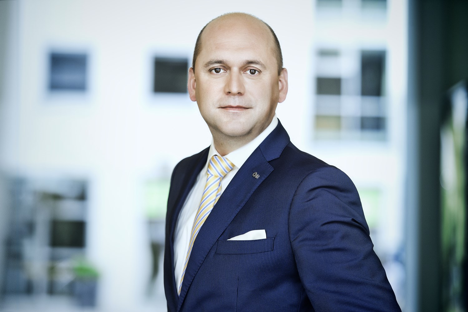 Většina členů rady může podpořit výraznější utažení sazeb, myslí si Vojtěch Benda