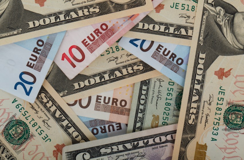 Eurodolar po růstu pouze drží pozice, zatímco s jenem hýbou komentáře z BoJ