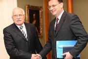 Prezident Václav Klaus jmenoval koaliční vládu ODS, TOP 09 a VV
