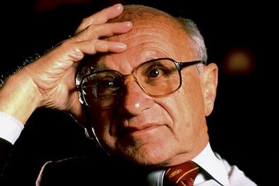 Obrací se Milton Friedman v hrobě?