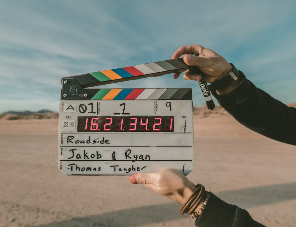 Zrodil se nový mediální obr. Skydance dokončila převzetí Warner Bros. Discovery