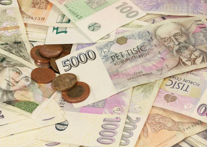 Americe to s růstem nevychází, koruna začala týden oslabením